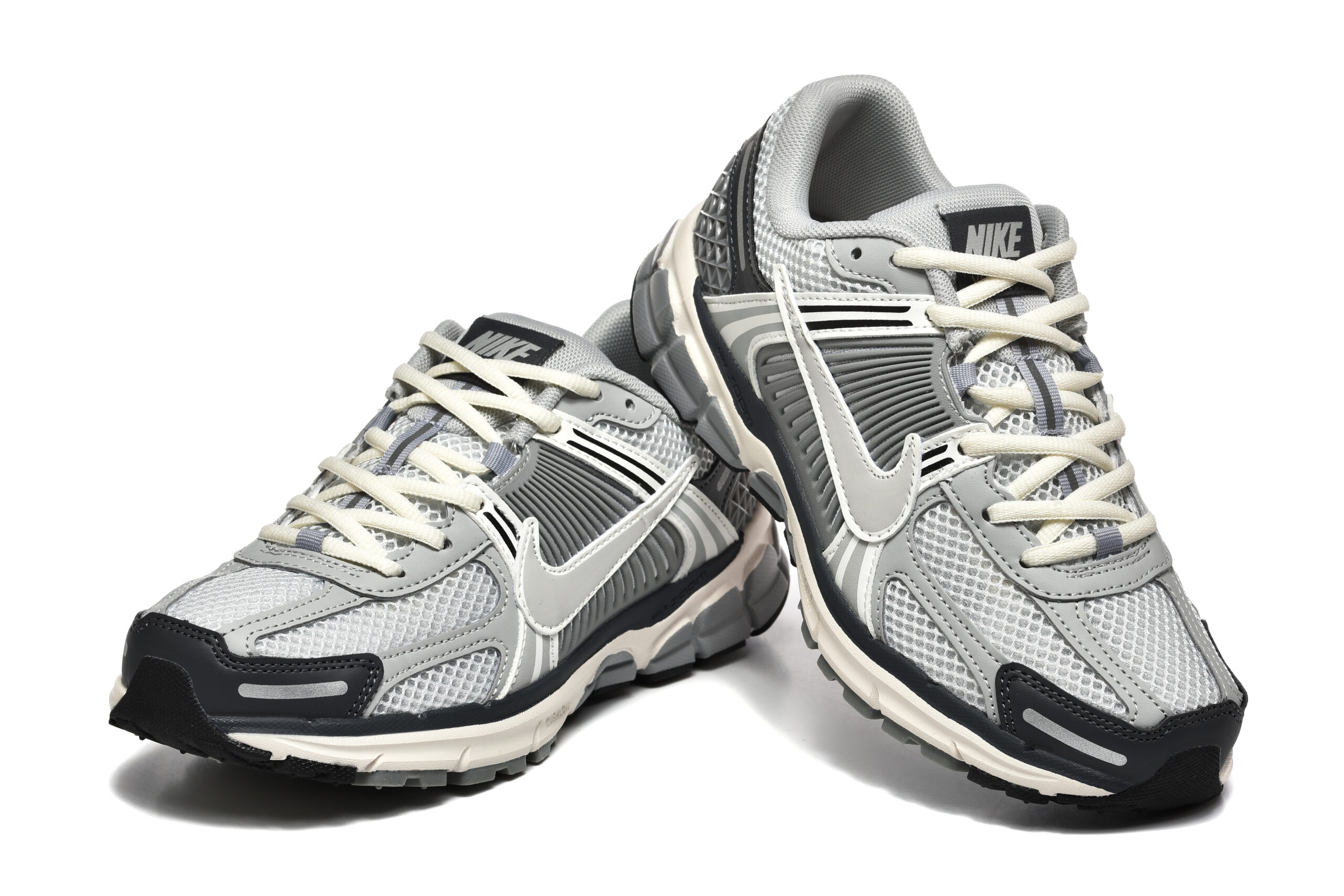 נעלי נייק-Nike Air Zoom Vomero 5 SILVER GRAY – תמונה 3