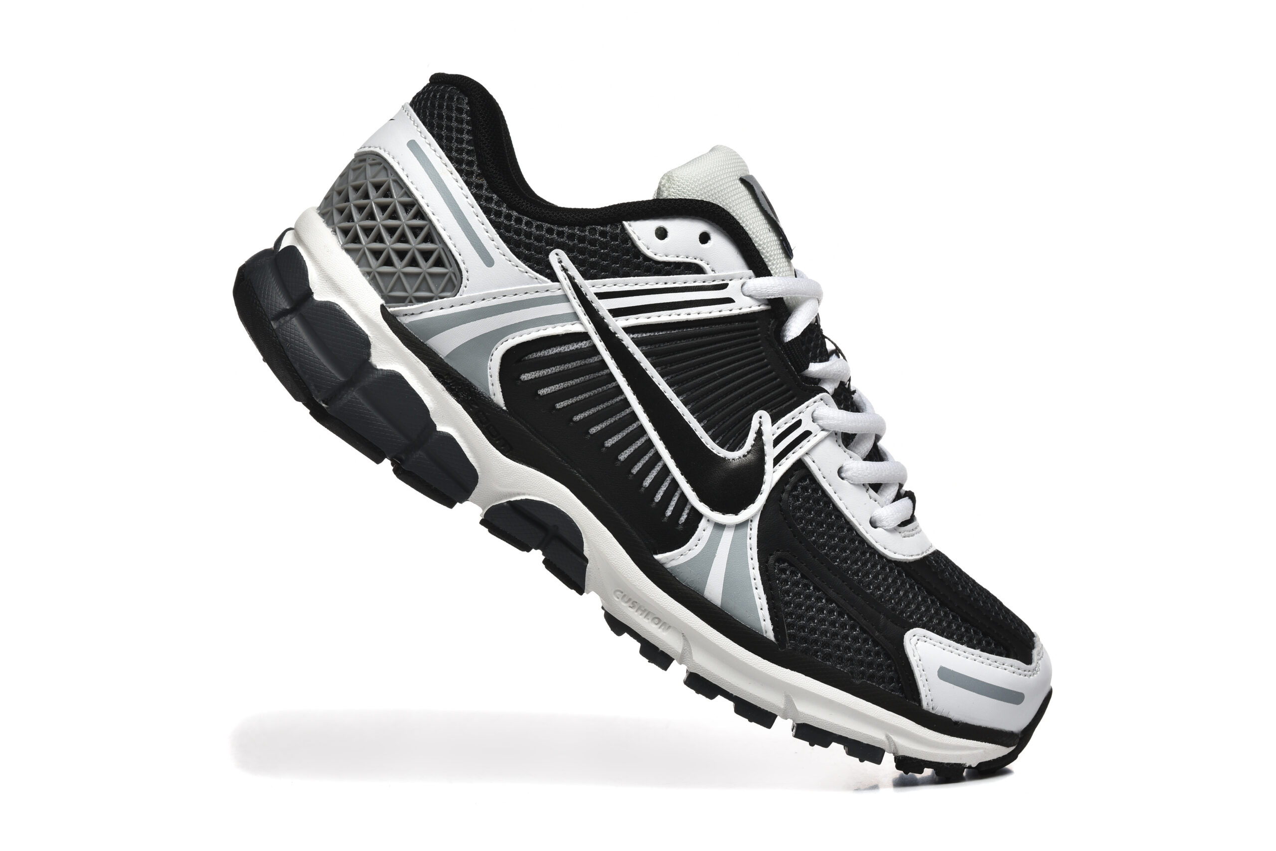 נעלי נייק-Nike Air Zoom Vomero 5 BLACK SILVER – תמונה 6
