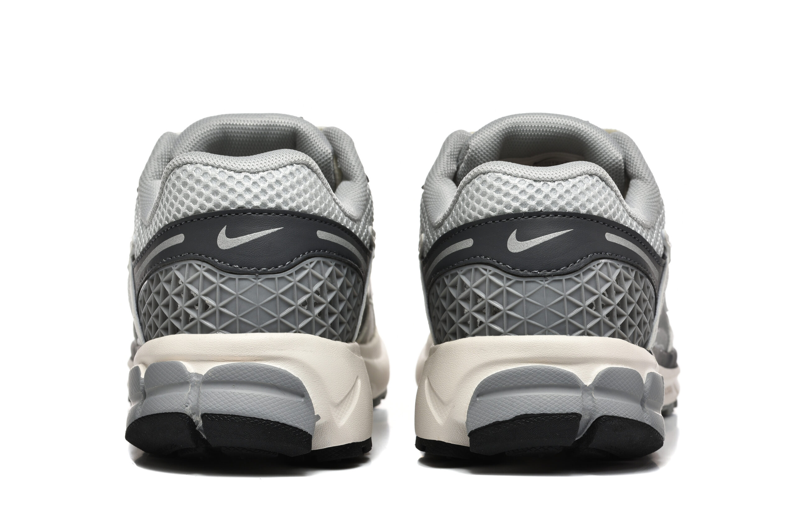 נעלי נייק-Nike Air Zoom Vomero 5 SILVER GRAY – תמונה 6